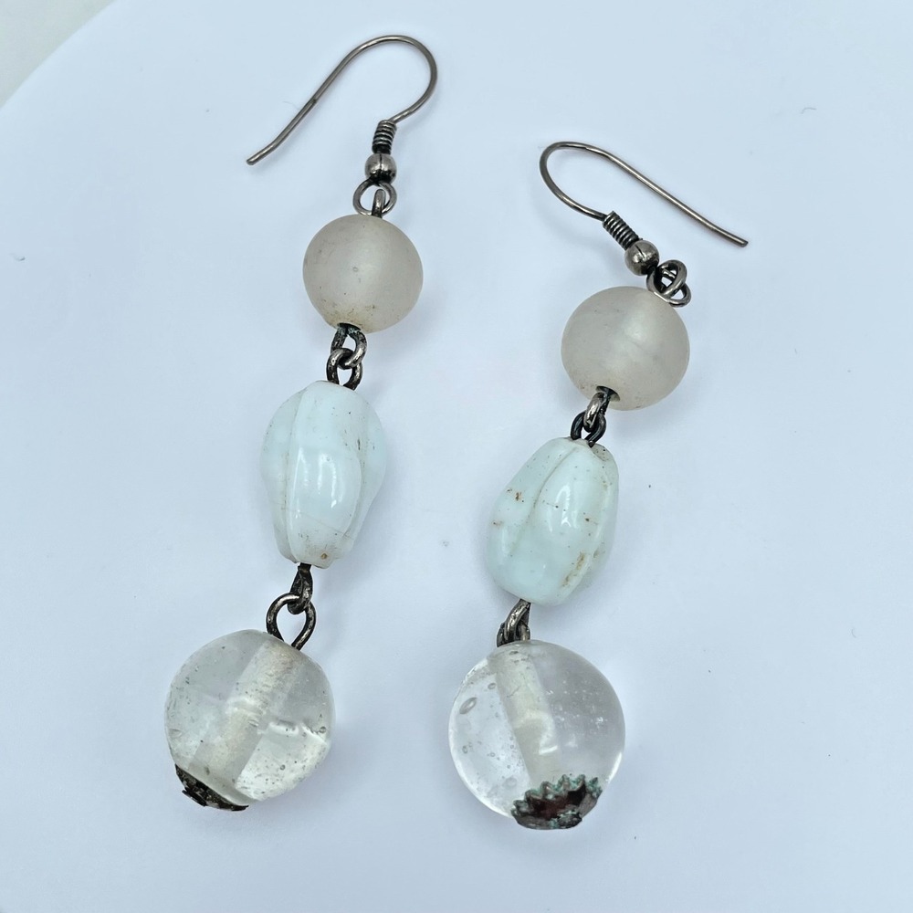 Vintage 90s White & Clear Glass Beaded Silver Tone Dangle Earrings Jewelry Retro